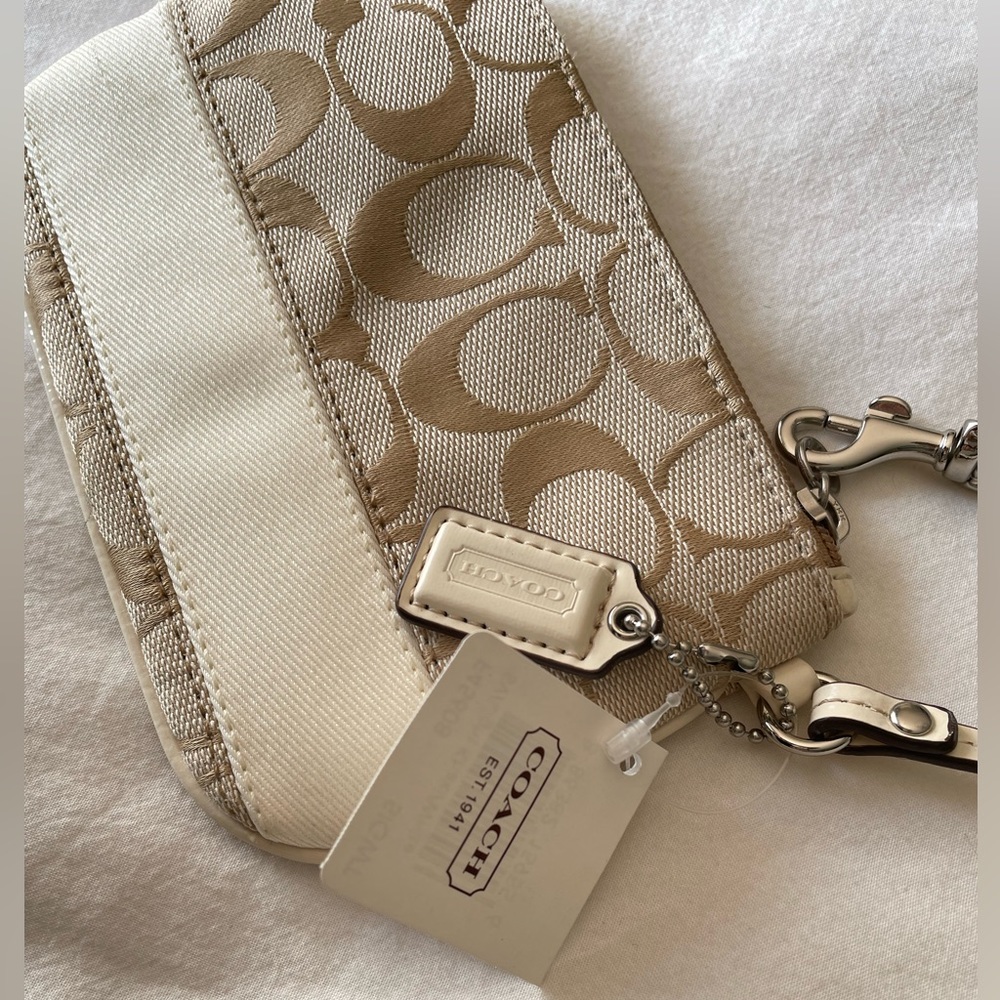 Coach F45608 Light Khaki/White wristlet NEW!